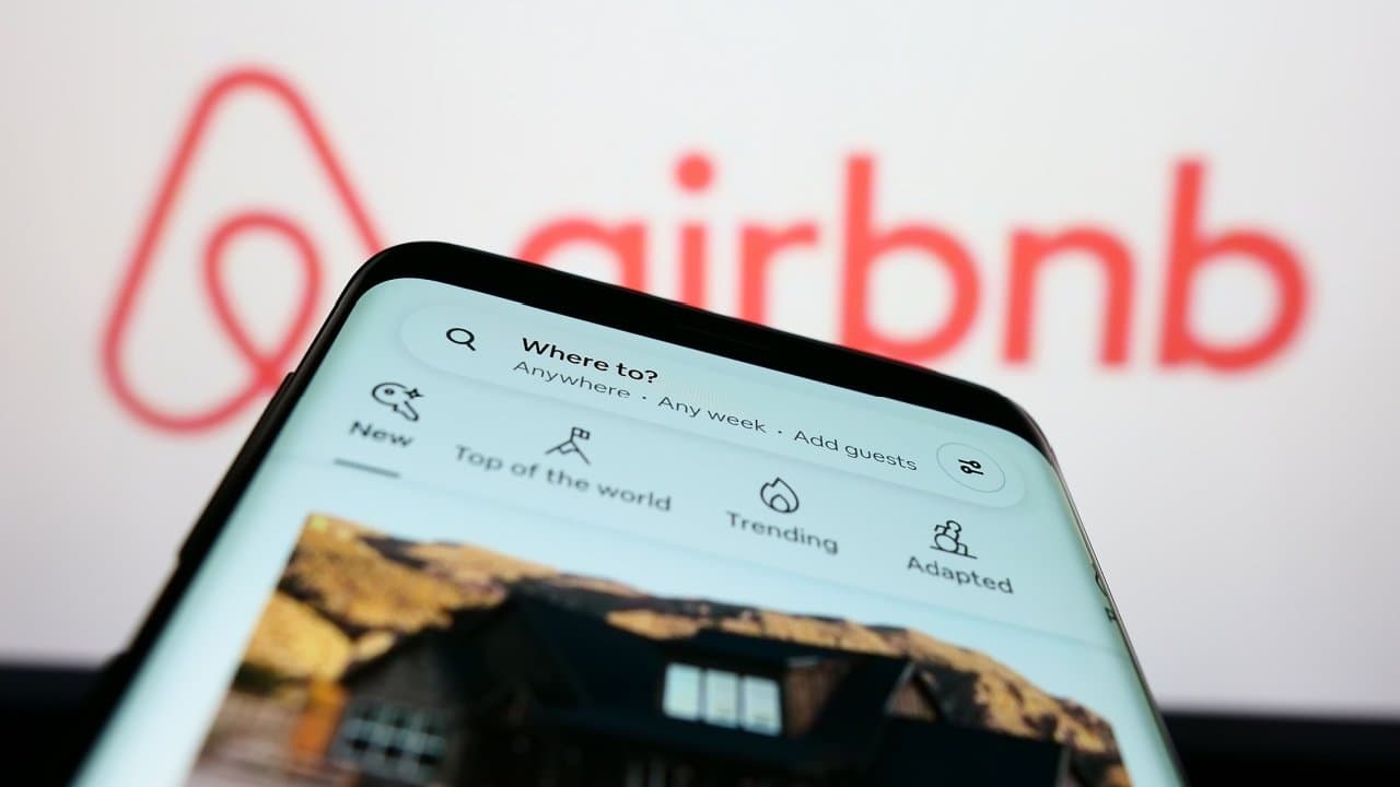 Airbnb'nin Yapay Zeka Destekli Devrimi: Otel Rezervasyonları ve Gelecek