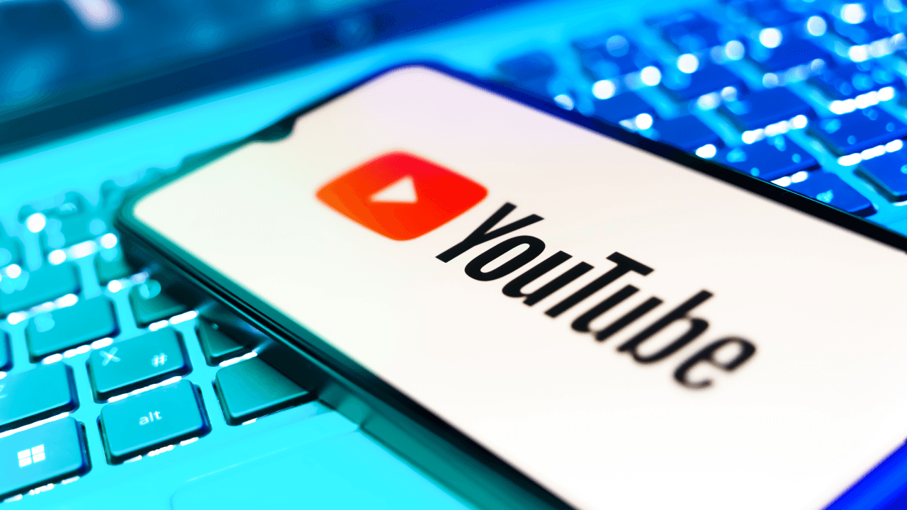 YouTube, içerik üreticilerinin reklam gelirlerinden pay alabilmesi için gereken izlenme süresi şartını iki katına çıkardı
