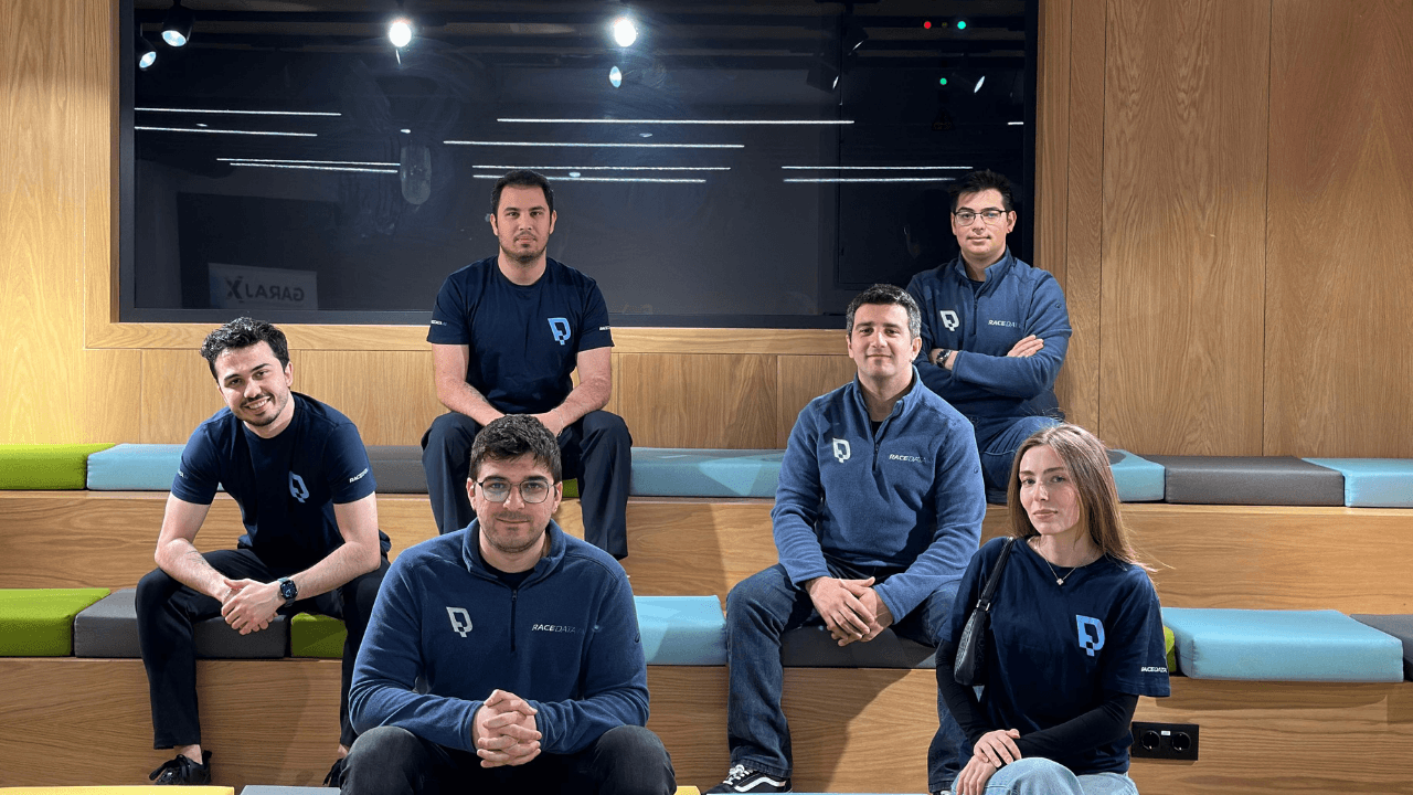 Driven AVS, RaceData AI için Yatırım Aldı: Piyasa Etkisi Nedir?